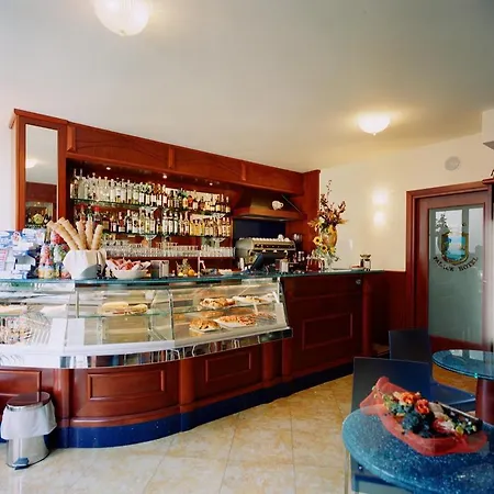 Hotel Ypsigro Palace
