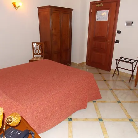 Hotel Ypsigro Palace Castelbuono (Sicily)