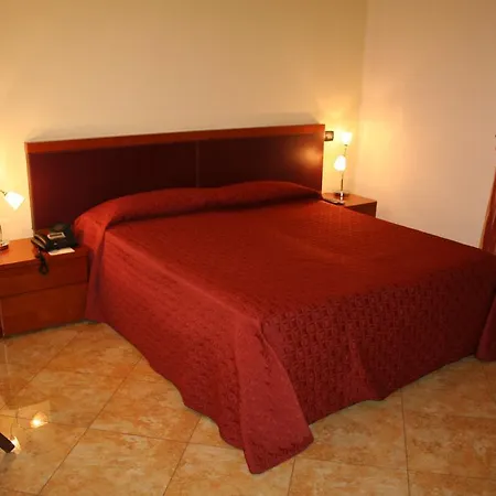 Hotel Ypsigro Palace