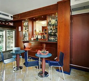 Ypsigro Palace 4*