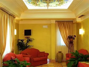 Hotel Ypsigro Palace 4*
