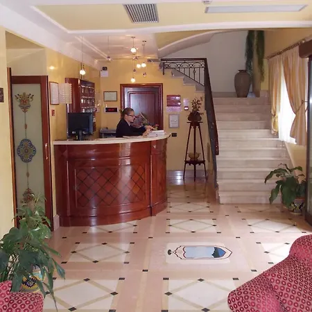 Ypsigro Palace Hotel 4*