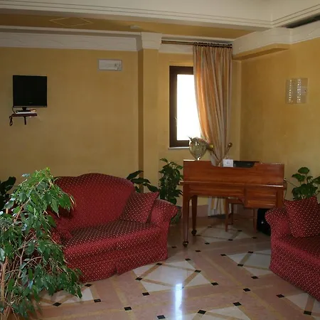 Hotel Ypsigro Palace